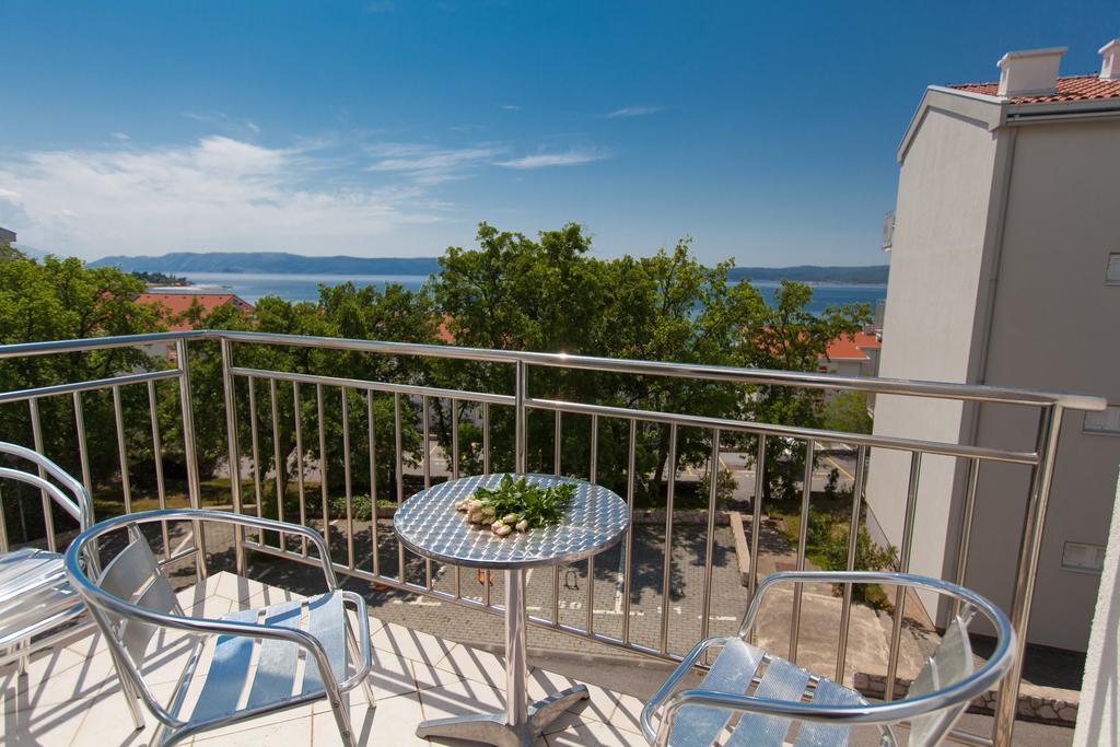 Apartments Ines Selce Exterior foto