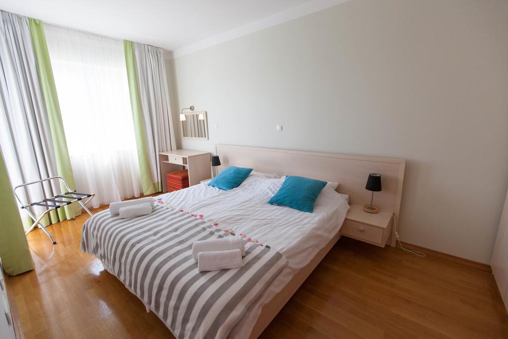 Apartments Ines Selce Exterior foto