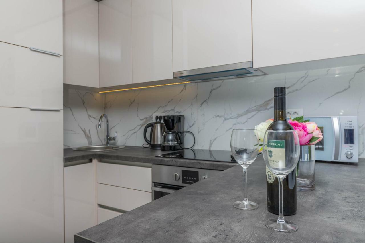 Apartments Ines Selce Exterior foto